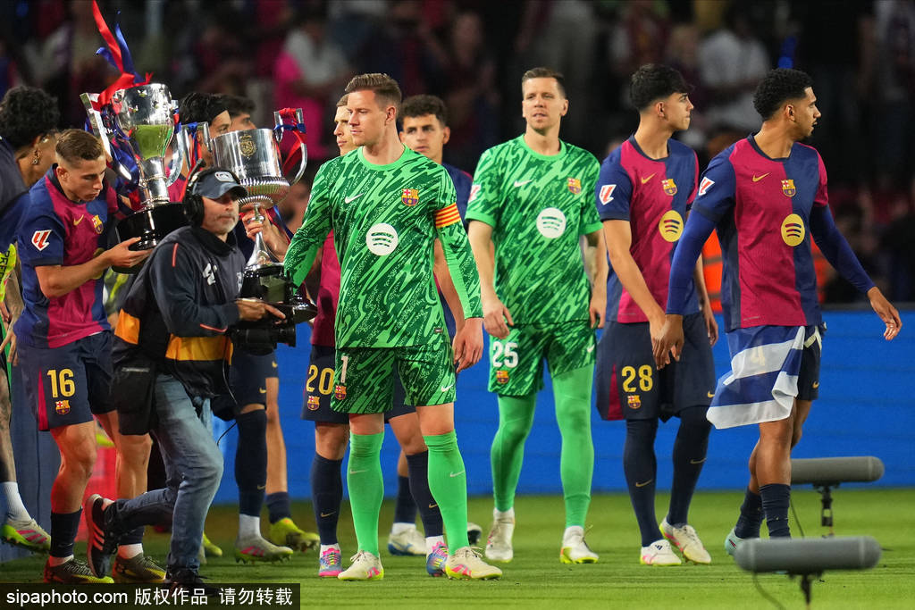 特狮王座告急?巴萨豪掷2500万欲揽西甲神扑,二门魔咒谁来破?